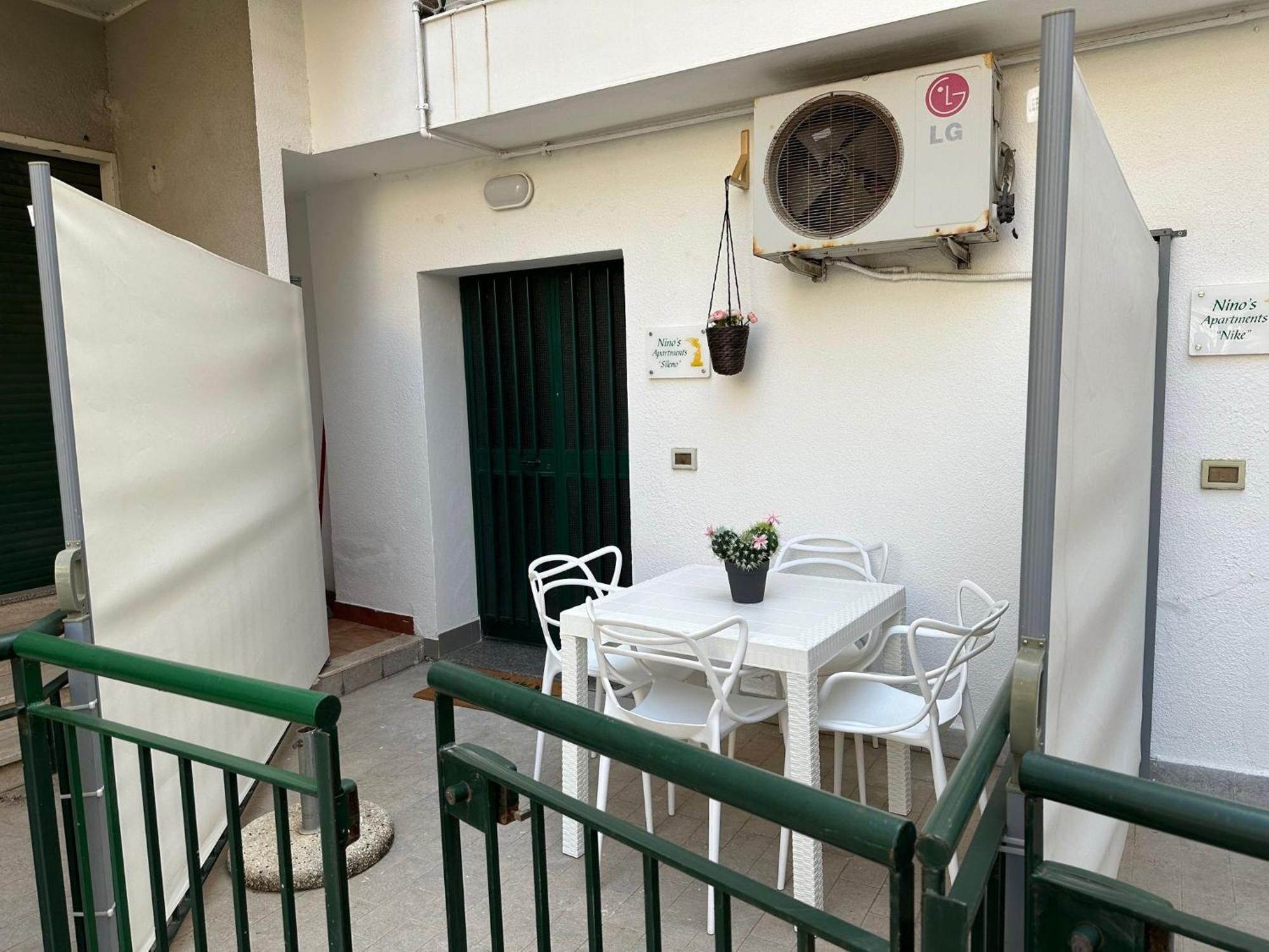 Nino'S Apartments Giardini Naxos Exterior foto